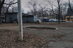 С фонтаном и скульптурами: в центре Одессы реконструируют сквер