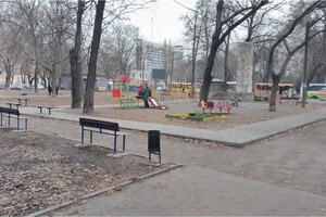 С фонтаном и скульптурами: в центре Одессы реконструируют сквер