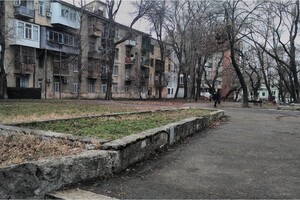 С фонтаном и скульптурами: в центре Одессы реконструируют сквер