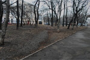 С фонтаном и скульптурами: в центре Одессы реконструируют сквер
