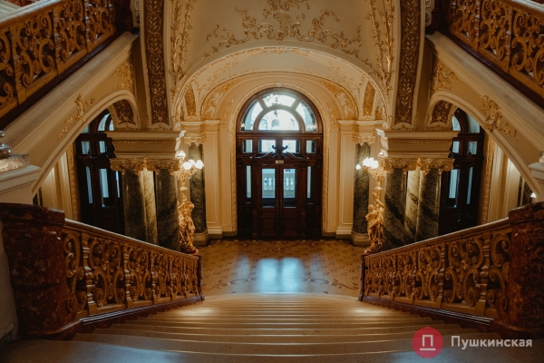 Айсберг искусства: огромный фоторепортаж о блеске и подземных «тайнах» одесского Оперного театра