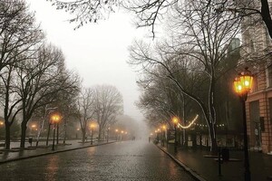 Одессу накрыл густой туман: на дорогах и в аэропорту возникли проблемы