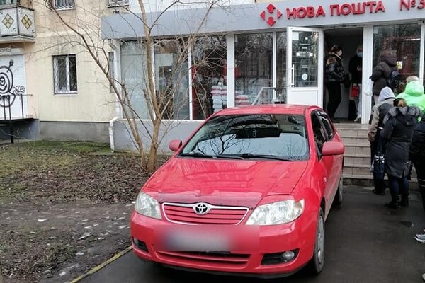 Худшая парковка в Одессе: свежая фотоподборка наглых водителей 