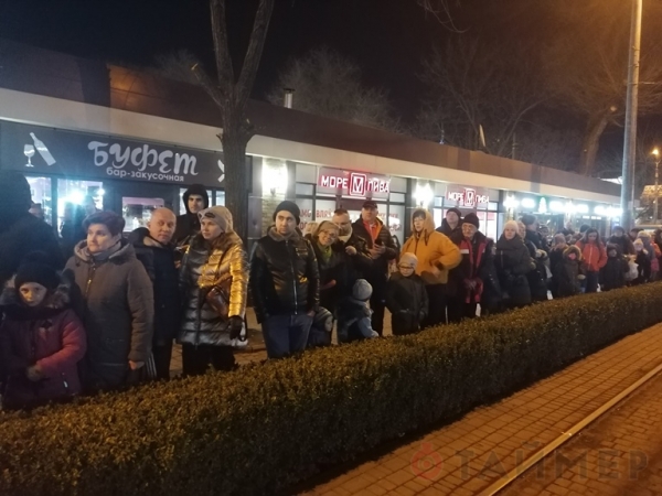В Одессе провели рождественский парад трамваев: к ним присоединились и электробусы