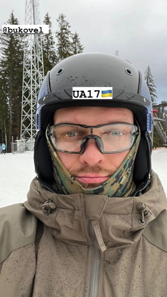 Усик «богатирською» ложкою скуштував куті та привітав усіх із Різдвом
