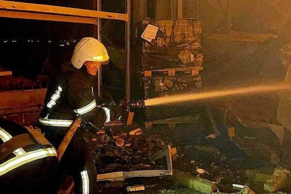Вечером 9 мая в Одессе снова прогремели взрывы: горят ТЦ и склад готовой продукции