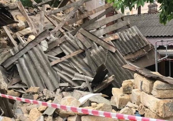 Очередной обвал: в Приморском районе Одессы обрушился дом