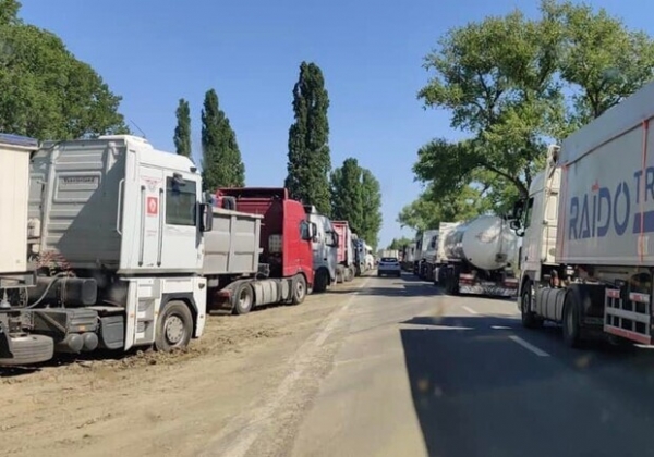 Одесская ОВА ограничила движение по области для большегрузов 