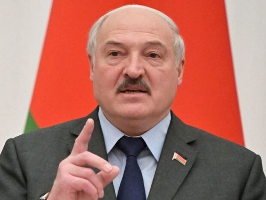 Диктатор лукашенко висилає польських дипломатів з білорусі: як відповість Польща