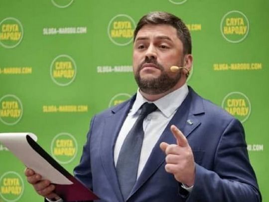 Депутат Київради від «слуг народу» Трубіцин, який попався на здирництві, вимагав хабар у директора школи — ЗМІ
