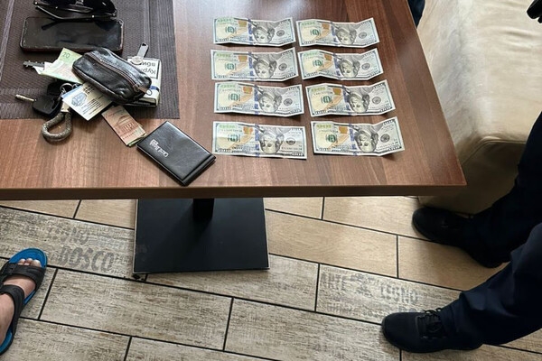 В Одесской области задержали полицейского, который требовал деньги за ввоз продуктов