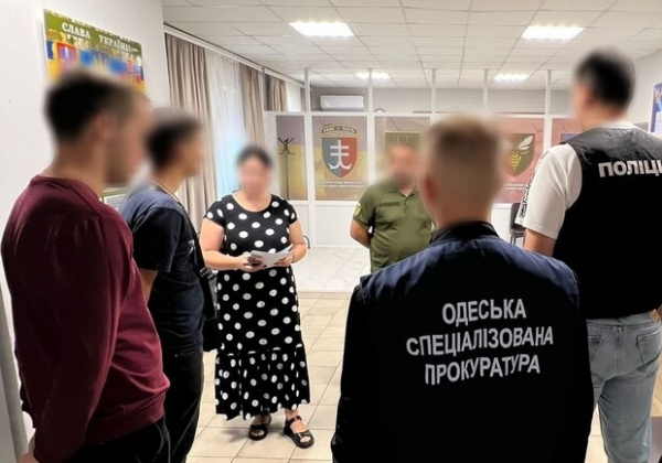 Военнослужащий Одесского РТЦК и СП переводил бойцов в небоевую часть за 10 тысяч долларов