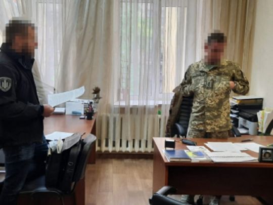 На ухилянтів працювали дев'ять військкоматів у Києві та області: ДБР розкрило унікальну схему обману (фото, відео)