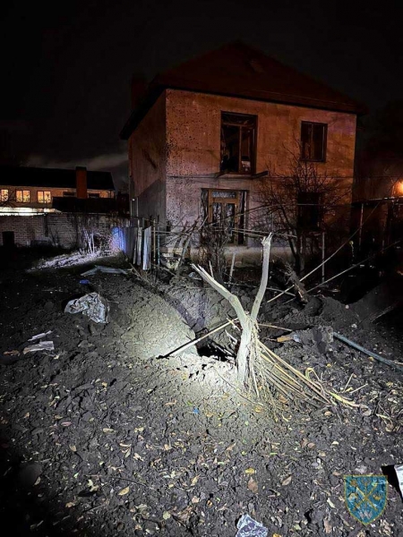 Ворог вночі атакував Одесу: уламки збитих дронів впали на гуртожиток, постраждали 11 людей, серед них діти