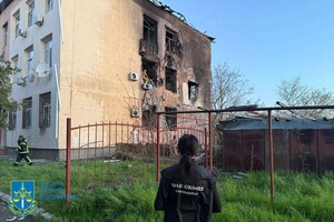 Получил повреждения дом, пострадала женщина: последствия ночной атаки БпЛА на Одесский район