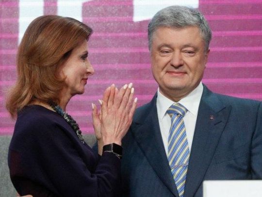 Подача позову без предмета спору: Порошенкам закидають використання суду з ознаками шахрайства