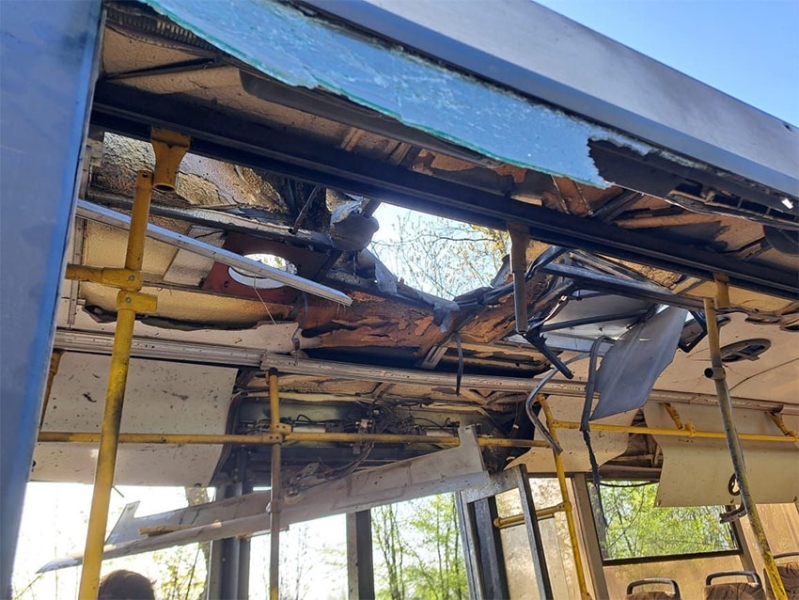 Удар терористів по автобусу в Марганці: кількість постраждалих знову зросла