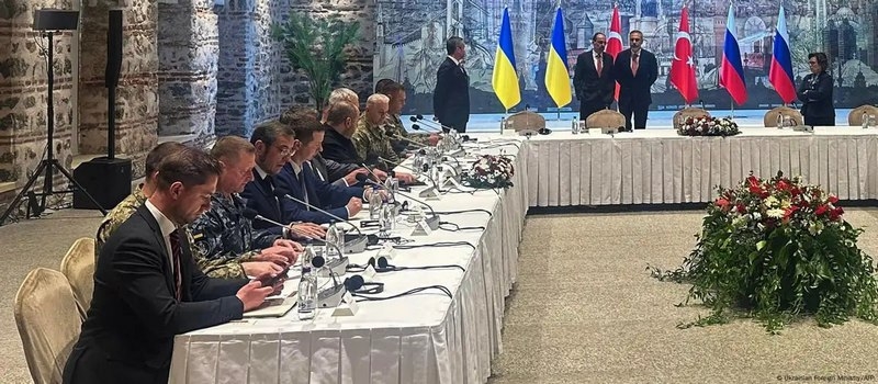 «У Трампа зараз немає нічого, що б запропонувати путіну, а у путіна — Трампу», — політолог Олег Саакян