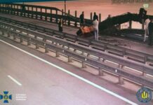СБУ третий раз ударила по Крымскому мосту: на этот раз — под водой (видео)