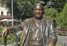 В Одессе запятнали краской памятник Утесову: фотоотчет (обновлено)
