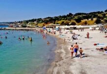 Вода в море у Одессы почернела: результаты анализов и безопасно ли купаться